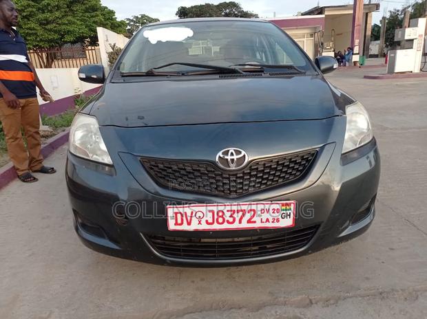 Toyota Yaris 2010 Black