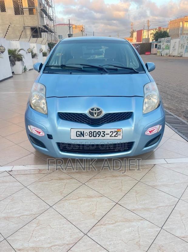Toyota Vitz 2010 Blue