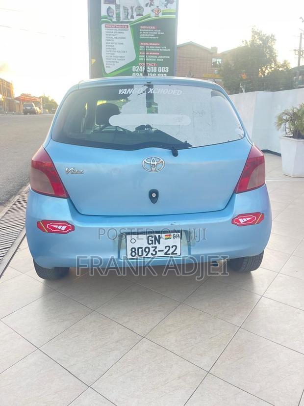 Toyota Vitz 2010 Blue