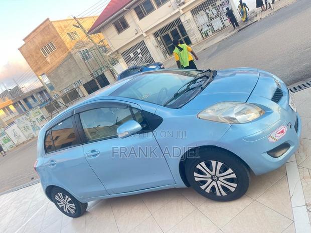 Toyota Vitz 2010 Blue