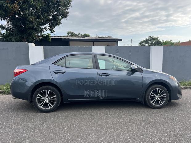 Toyota Corolla 2017 Gray
