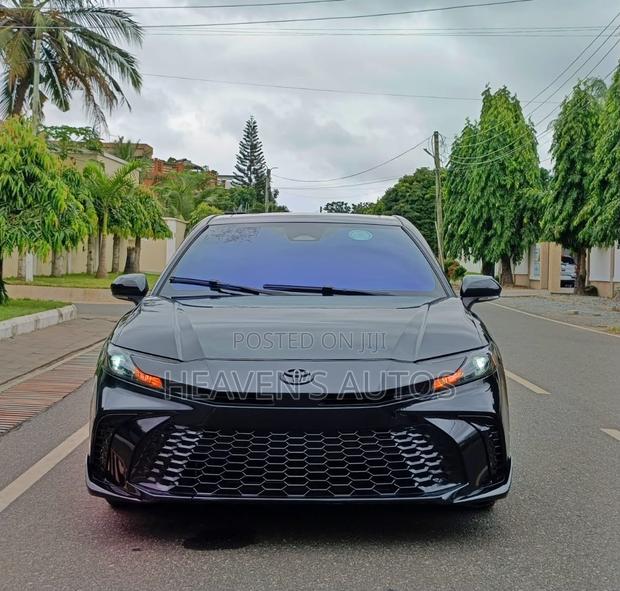 Toyota Camry 2025 Black