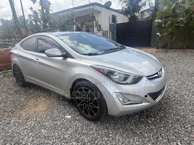 Hyundai Elantra Limited 4dr Sedan (1.8L 4cyl 6A) 2014 Silver