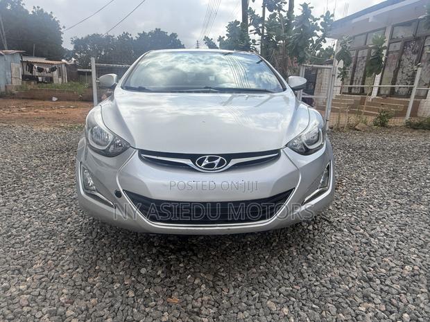Hyundai Elantra Limited 4dr Sedan (1.8L 4cyl 6A) 2014 Silver