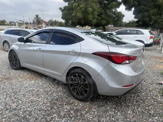 Hyundai Elantra Limited 4dr Sedan (1.8L 4cyl 6A) 2014 Silver