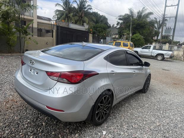 Hyundai Elantra Limited 4dr Sedan (1.8L 4cyl 6A) 2014 Silver