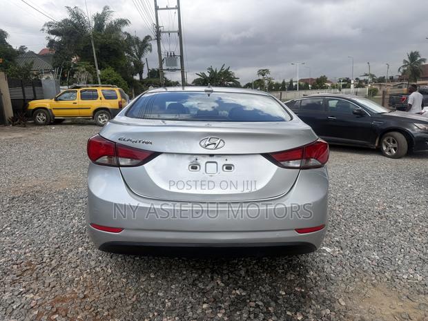 Hyundai Elantra Limited 4dr Sedan (1.8L 4cyl 6A) 2014 Silver