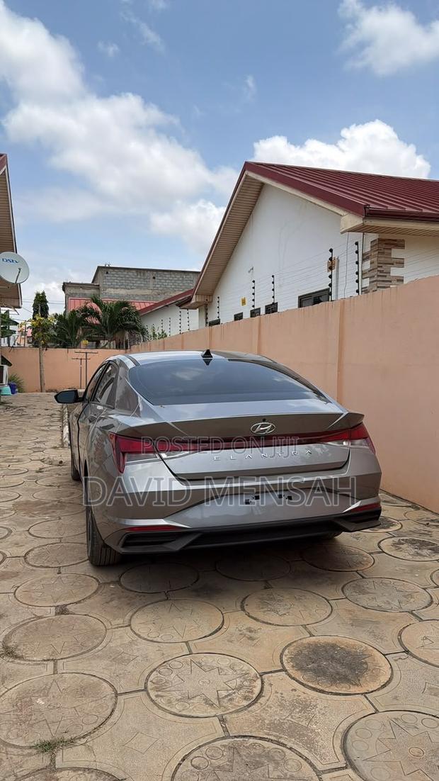 Hyundai Elantra Limited 2023 Beige