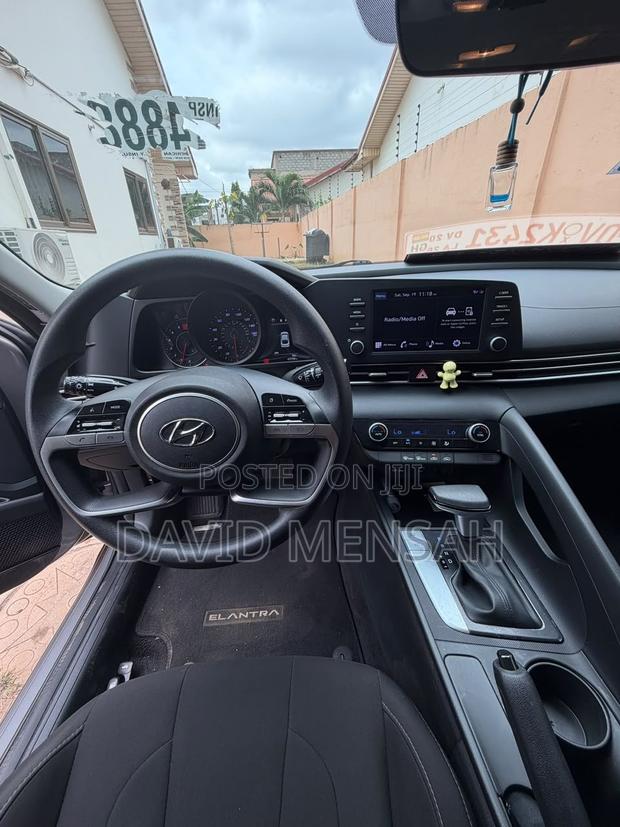 Hyundai Elantra Limited 2023 Beige