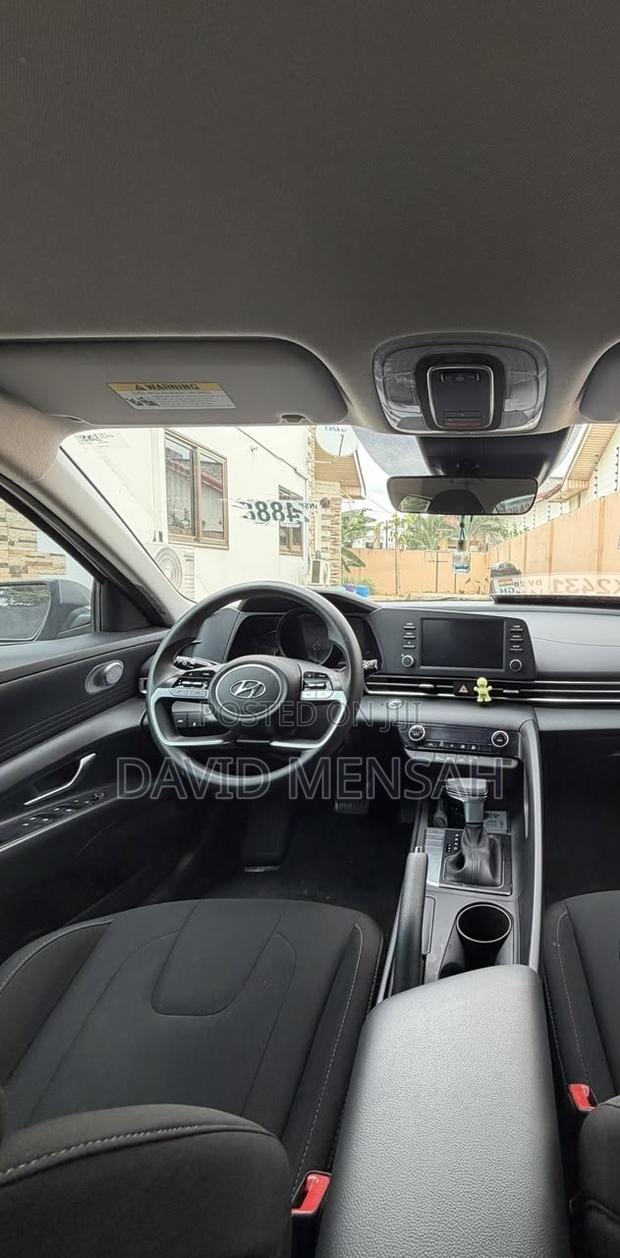 Hyundai Elantra Limited 2023 Beige