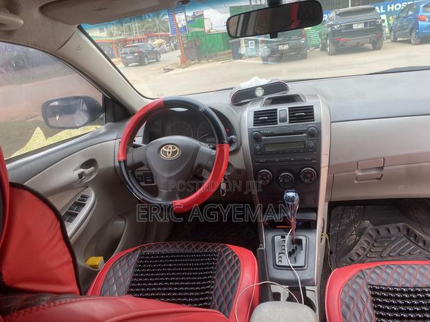 Toyota Corolla 2011 White