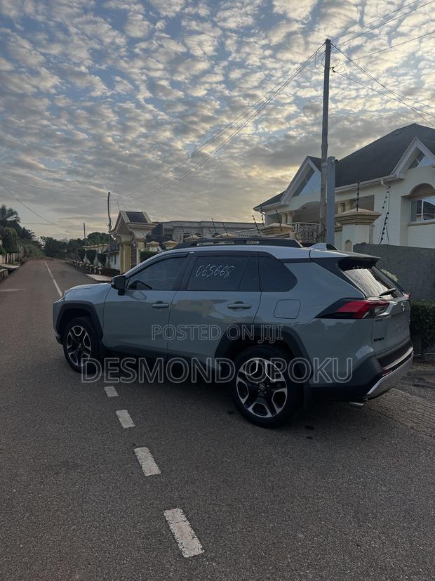Toyota RAV4 Adventure 2019 Green