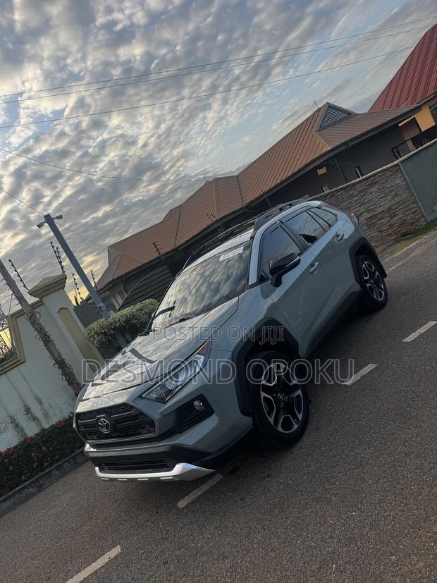 Toyota RAV4 Adventure 2019 Green