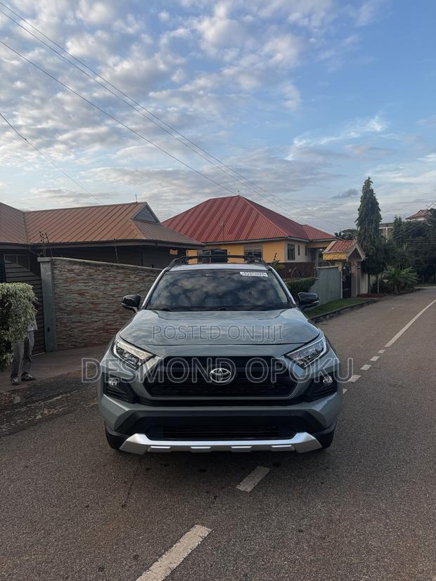 Toyota RAV4 Adventure 2019 Green
