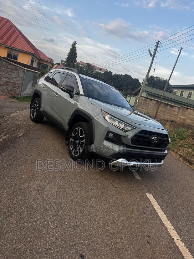 Toyota RAV4 Adventure 2019 Green