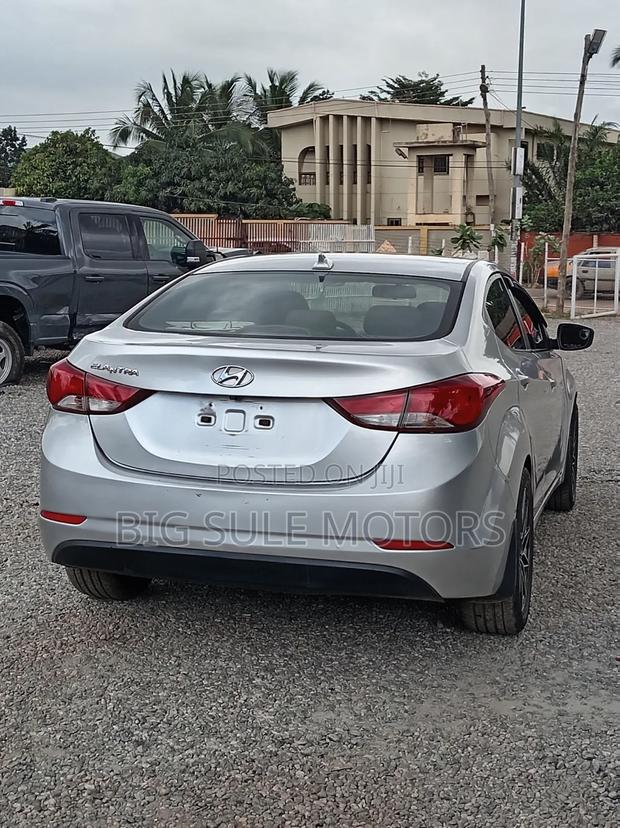 Hyundai Elantra Limited 4dr Sedan (1.8L 4cyl 6A) 2015 Silver