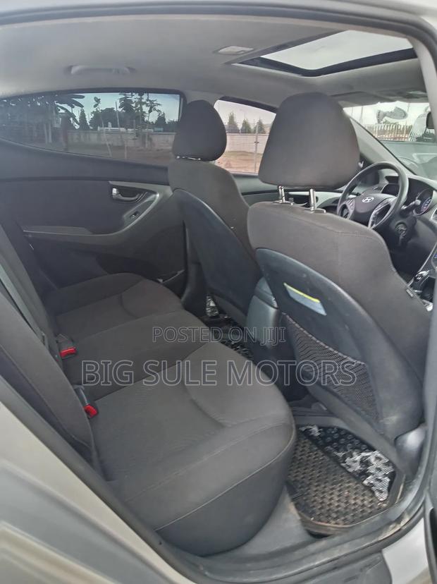 Hyundai Elantra Limited 4dr Sedan (1.8L 4cyl 6A) 2015 Silver