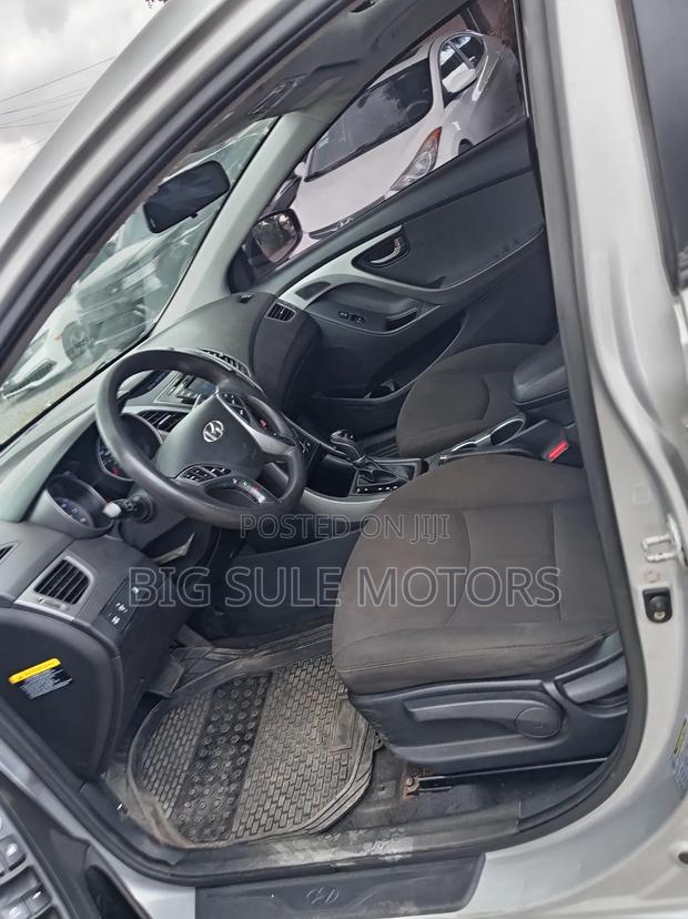 Hyundai Elantra Limited 4dr Sedan (1.8L 4cyl 6A) 2015 Silver