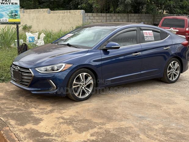 Hyundai Elantra Limited Sedan FWD (2.0L 4cyl 6A) 2017 Blue