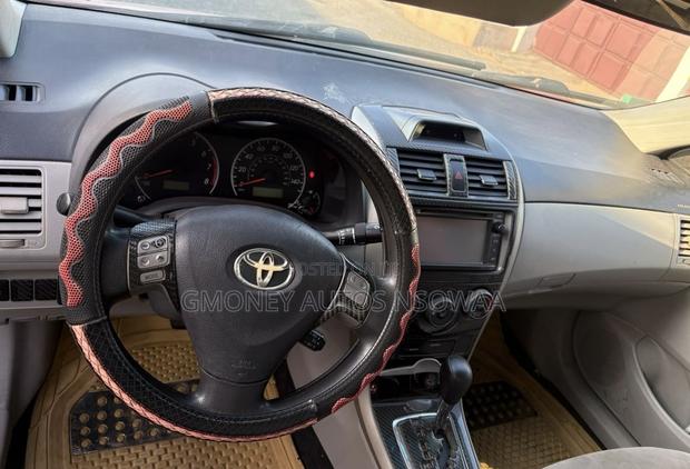 Toyota Corolla L 4dr Sedan (1.8L 4cyl 5M) 2013 Red