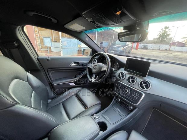 Mercedes-Benz GLA 250 2016 Black