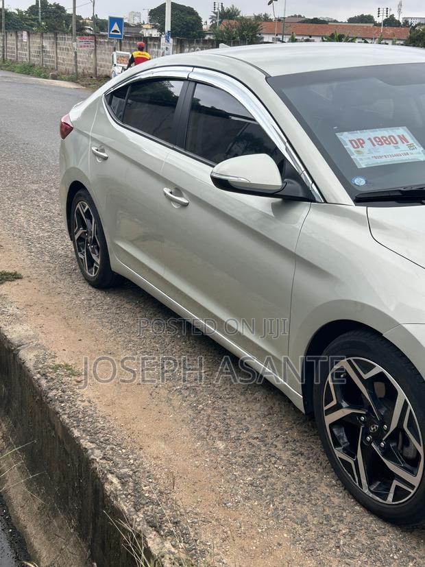 Hyundai Avante 2016 Beige