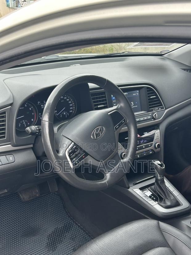 Hyundai Avante 2016 Beige