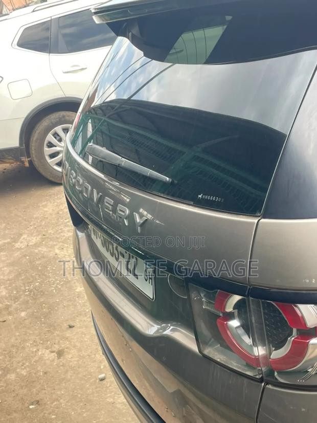 Land Rover Discovery 2016 Gray