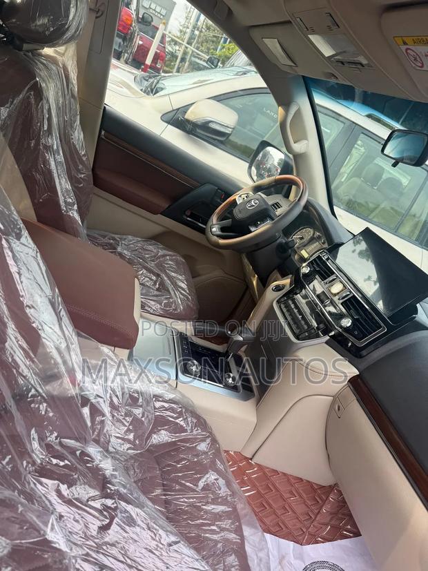 Toyota Land Cruiser 4.0 V6 GXR 2018 Black