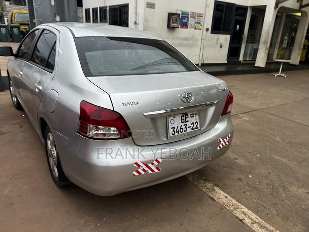 Toyota Yaris 2012 Silver
