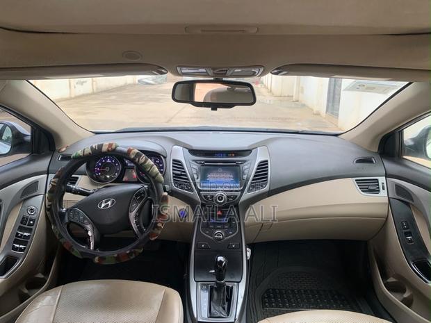Hyundai Elantra Limited 4dr Sedan (1.8L 4cyl 6A) 2014 White