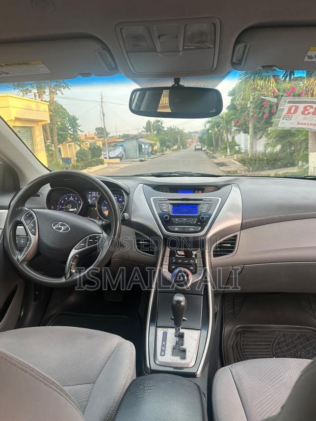 Hyundai Elantra GLS Sedan FWD (1.8L 4cyl 6A) 2013 White