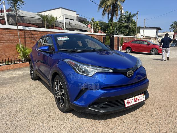 Toyota C-HR 2018 Blue