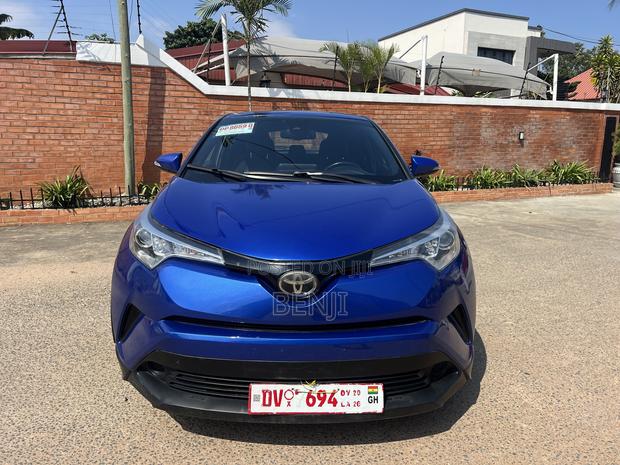 Toyota C-HR 2018 Blue