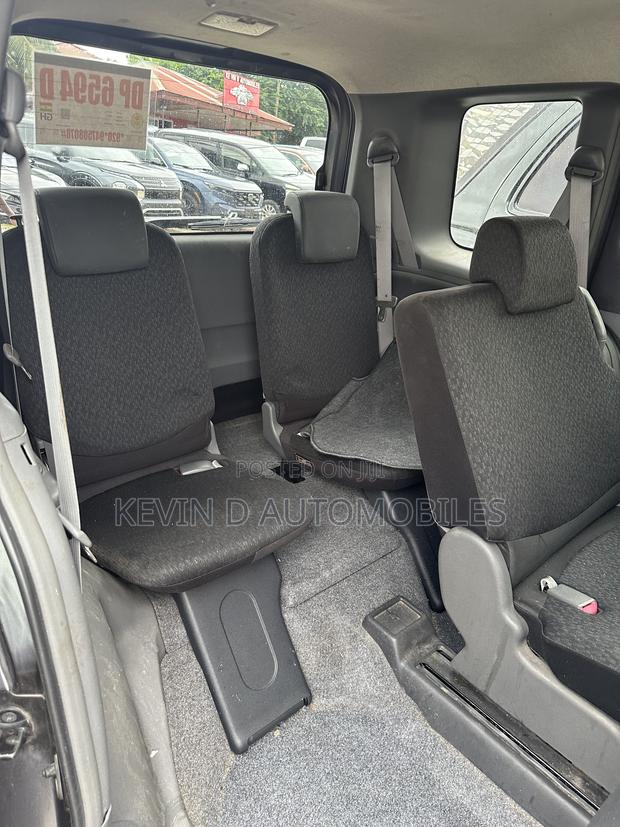 Toyota Sienta 1.5 AWD 2013 Gray