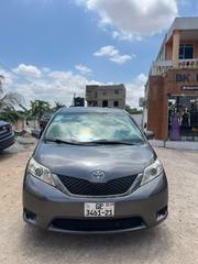 Toyota Sienna LE 8 Passenger 2011 Gray for sale