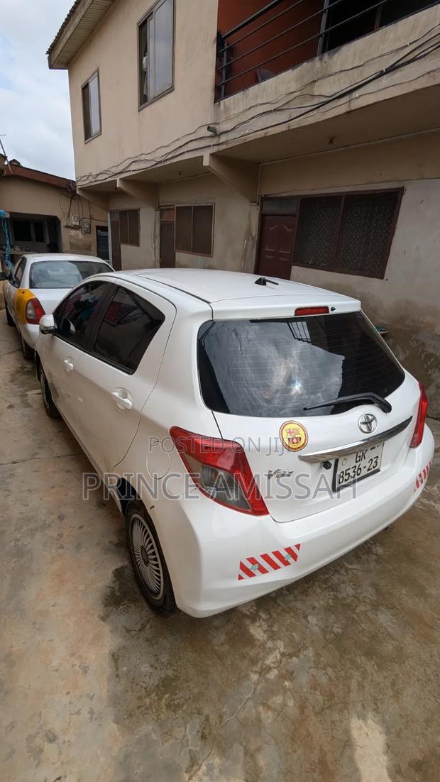 Toyota Vitz 1.3 AWD 3dr 2012 White