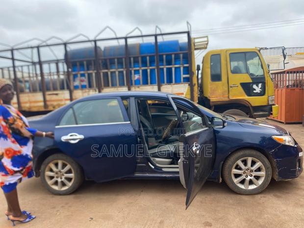 Toyota Corolla 2013 Blue