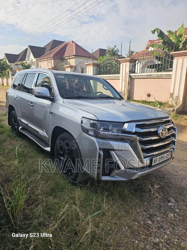 Toyota Land Cruiser 4.0 V6 GX-R 2012 Silver