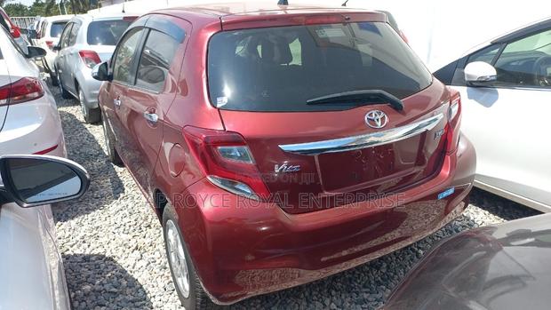 Toyota Vitz 1.3 FWD 3dr 2015 Burgundy