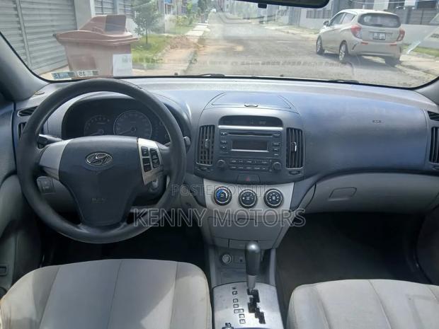 Hyundai Elantra 2008 Silver