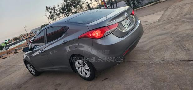 Hyundai Elantra SE 4dr Sedan (1.8L 4cyl 6A) 2014 Gray