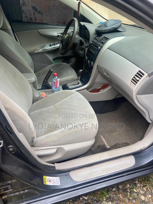 Toyota Corolla LE 4dr Sedan (1.8L 4cyl 4A) 2010 Gray