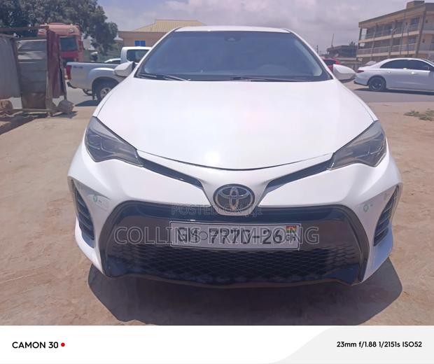 Toyota Corolla 2019 White