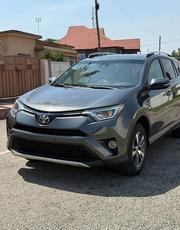 Toyota RAV4 XLE 4dr SUV (2.5L 4cyl 6A) 2018 Gray for sale