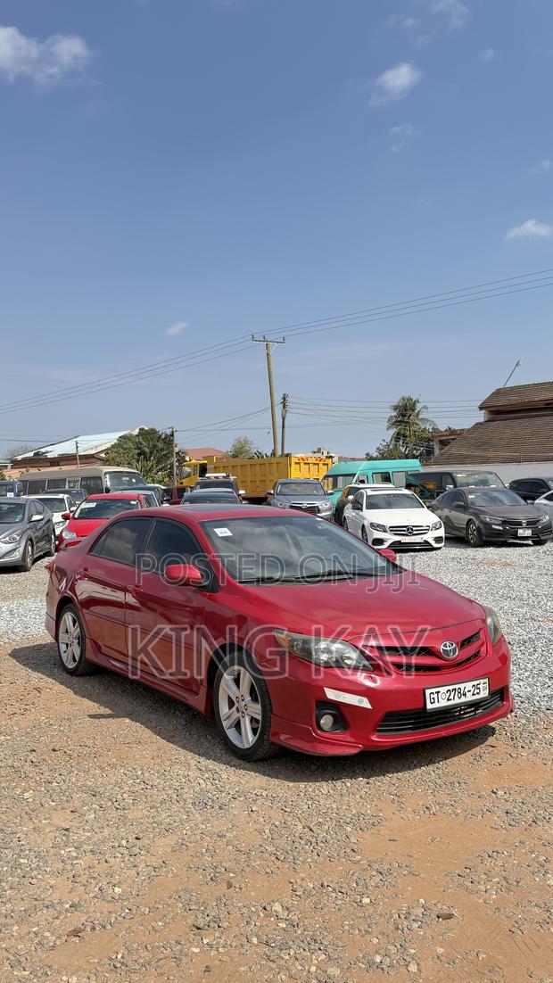 Toyota Corolla LE Special Edition 4dr Sedan (1.8L 4cyl 4A) 2013 Red