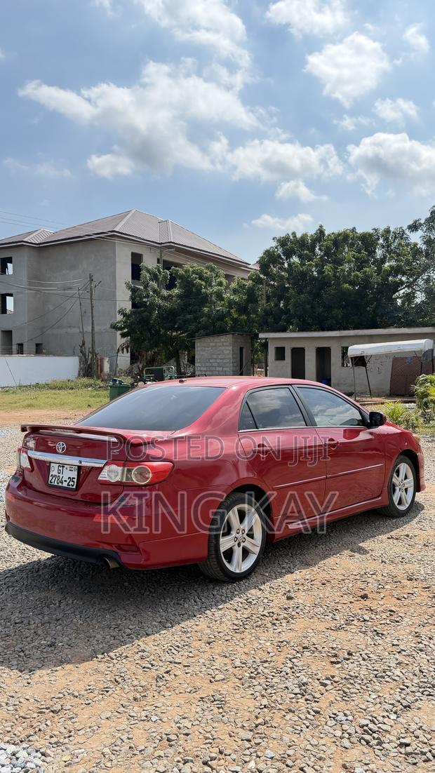Toyota Corolla LE Special Edition 4dr Sedan (1.8L 4cyl 4A) 2013 Red
