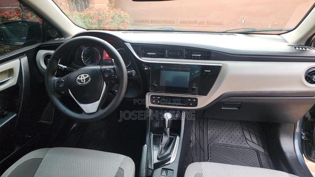 Toyota Corolla 2017 Gray