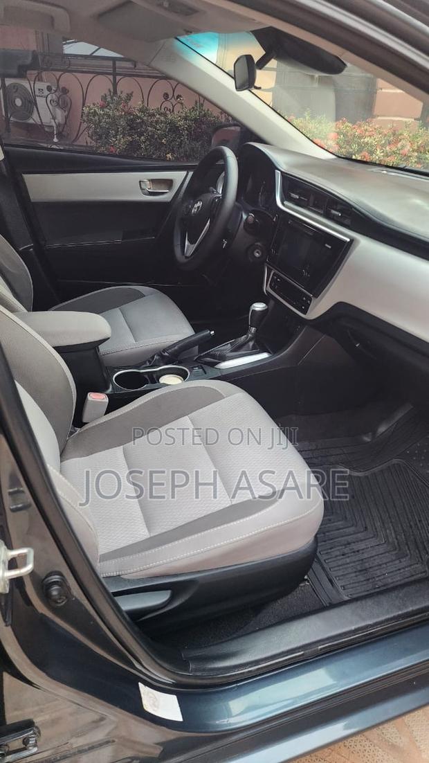 Toyota Corolla 2017 Gray
