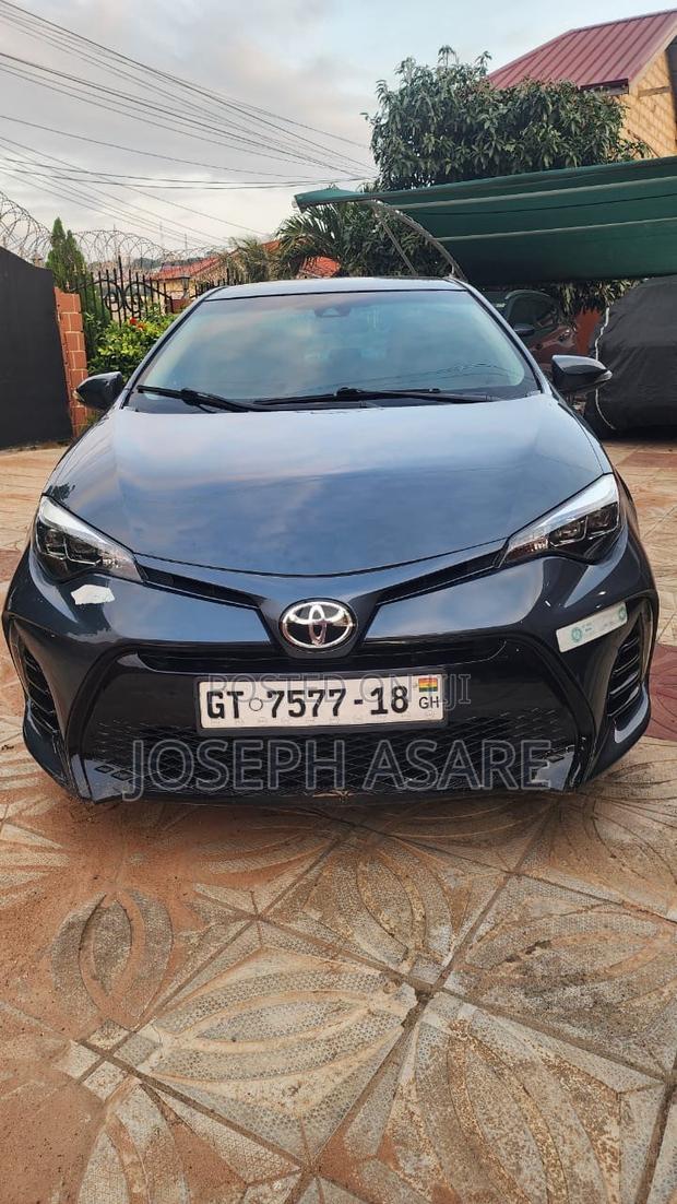 Toyota Corolla 2017 Gray
